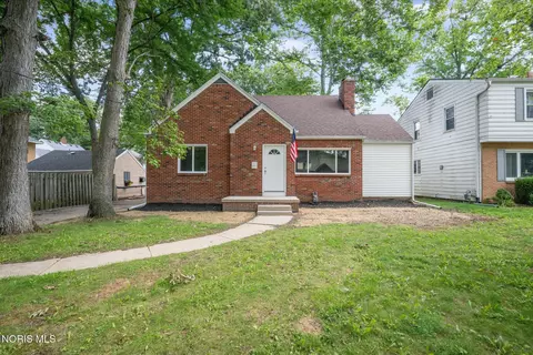 3515 Woodbine Dr, Toledo, OH 43614