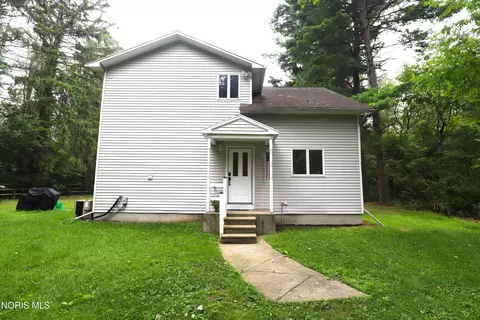 2419 S Crissey Rd, Monclova, OH 43542