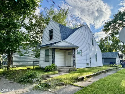 1102 White St, Toledo, OH 43605
