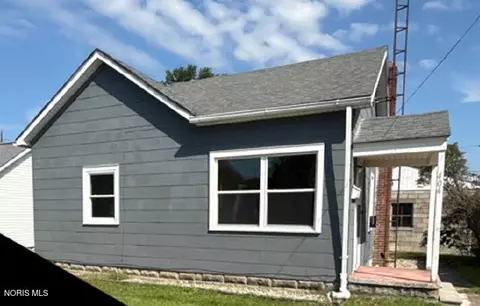 404 W Stevenson St, Gibsonburg, OH 43431