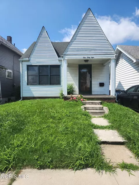 338 Sheldon St, Toledo, OH 43605