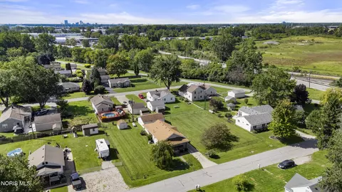 834 Gibson Dr, Toledo, OH 43612