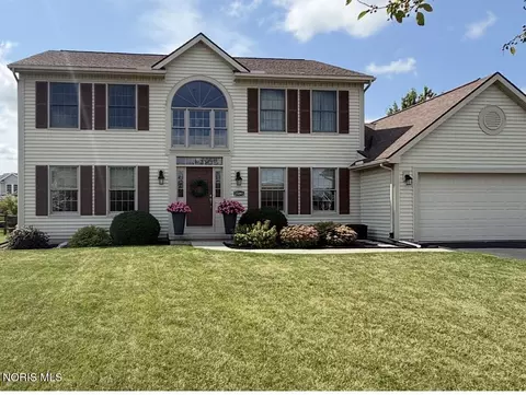 25095 Belmont Ct, Perrysburg, OH 43551