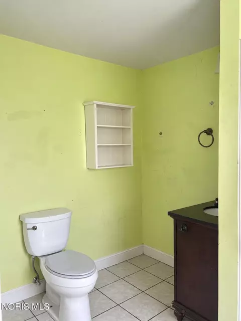 Bath - 214 E Merrin St, Payne, OH 45880 photo 2 of 3