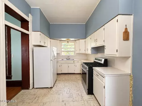 Kitchen - 214 E Merrin St, Payne, OH 45880 photo 2 of 2