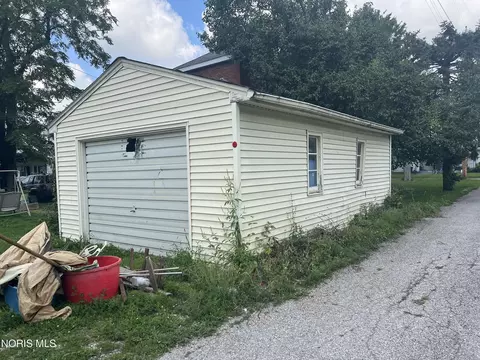 214 E Merrin St, Payne, OH 45880 photo 4