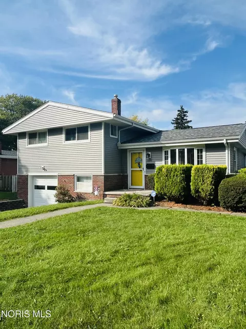 5326 Grosse Point Pkwy, Toledo, OH 43611