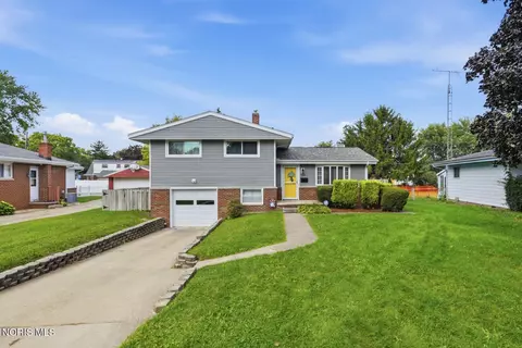 5326 Grosse Point Pkwy, Toledo, OH 43611