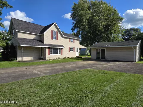Exterior - 434 Elm St, Deshler, OH 43516 photo 2 of 3