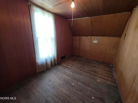 Bedroom - 434 Elm St, Deshler, OH 43516 photo 2 of 2
