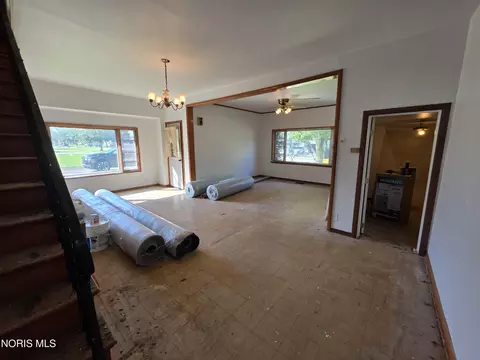 Living - 434 Elm St, Deshler, OH 43516 photo 2 of 6