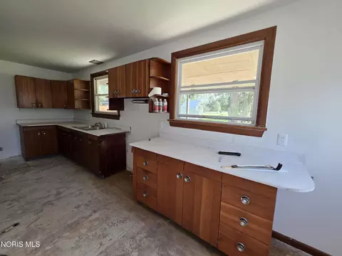 Kitchen - 434 Elm St, Deshler, OH 43516 photo 1 of 1