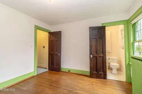 Bedroom - 2125 Mount Vernon Ave, Toledo, OH 43607 photo 5 of 11
