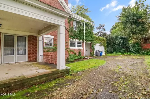 Exterior - 2125 Mount Vernon Ave, Toledo, OH 43607 photo 4 of 5
