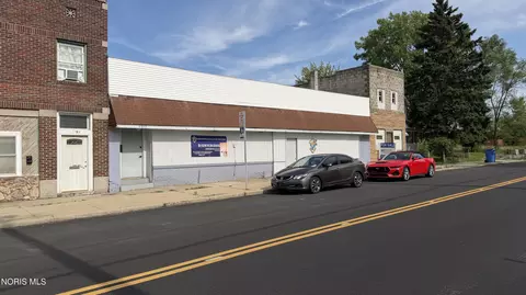 1355 E Broadway St E Broadway St, Toledo, OH 43605