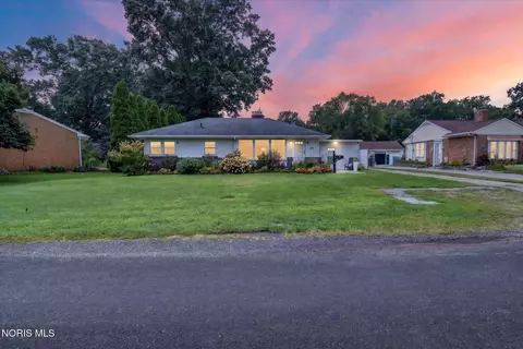 1144 Metcalf Rd, Toledo, OH 43615
