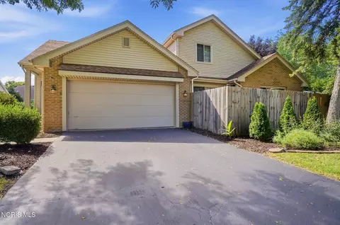 4216 Appomattox Dr, Sylvania, OH 43560