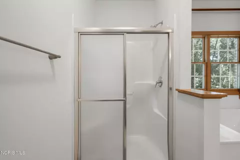 Bath - 914 Kimmel Ct, Upper Sandusky, OH 43351 photo 5 of 5