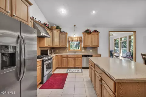 Kitchen - 914 Kimmel Ct, Upper Sandusky, OH 43351 photo 1 of 4