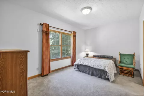 Bedroom - 914 Kimmel Ct, Upper Sandusky, OH 43351 photo 4 of 6