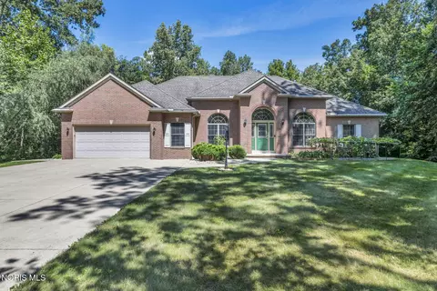 Exterior - 914 Kimmel Ct, Upper Sandusky, OH 43351 photo 3 of 7
