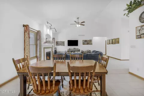 Dining - 914 Kimmel Ct, Upper Sandusky, OH 43351 photo 3 of 3