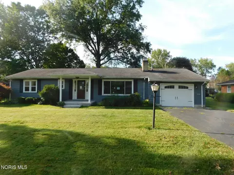 1217 Madison Rd, Fostoria, OH 44830