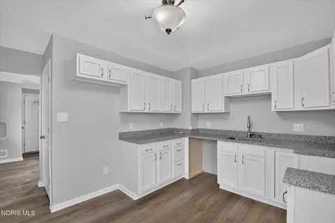 Kitchen - 2272 Westmonte Rd, Toledo, OH 43607 photo 3 of 3
