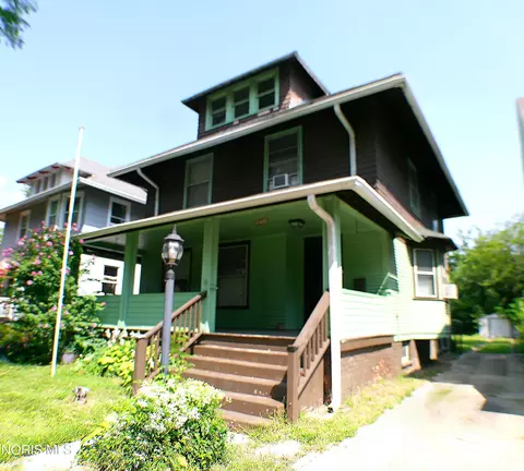 2410 Lawrence Ave, Toledo, OH 43620