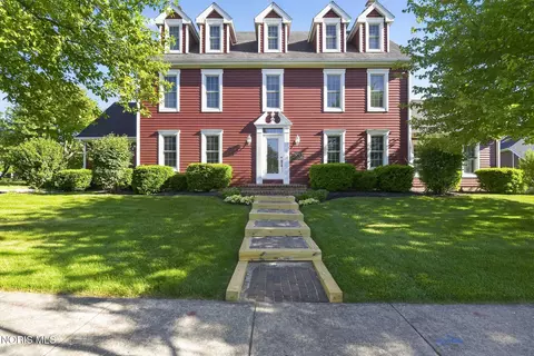 5238 River Ridge Cir, Sylvania, OH 43560