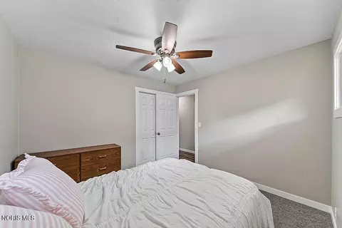 Bedroom - 121 Springbrook Dr, Findlay, OH 45840 photo 2 of 4