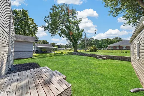 Exterior - 121 Springbrook Dr, Findlay, OH 45840 photo 2 of 6