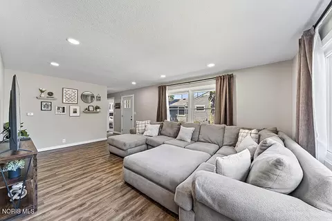 Living - 121 Springbrook Dr, Findlay, OH 45840 photo 1 of 1