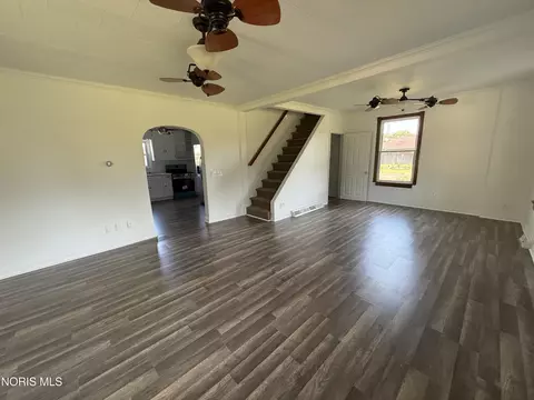 Living - 1048 E Riverview Ave, Napoleon, OH 43545 photo 3 of 4