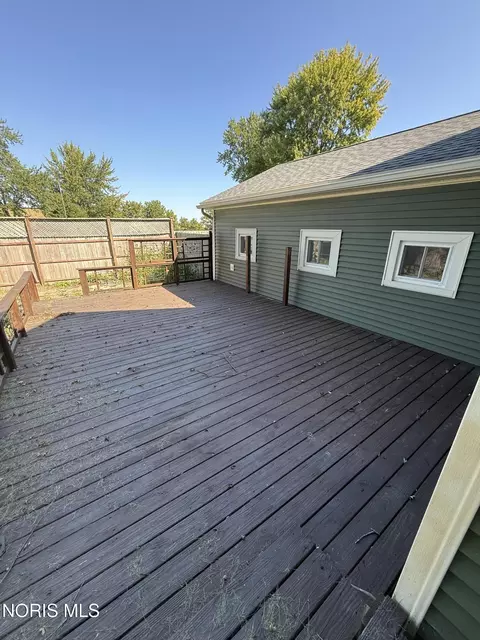 Exterior - 1048 E Riverview Ave, Napoleon, OH 43545 photo 8 of 10