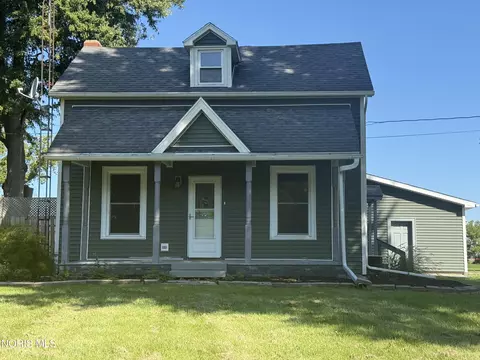 Exterior - 1048 E Riverview Ave, Napoleon, OH 43545 photo 2 of 10