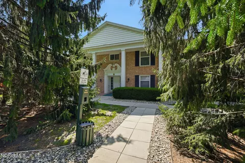 4243 W Bancroft St #101W, Toledo, OH 43615