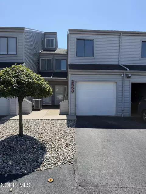 2550 W Village Dr #2550, Toledo, OH 43614