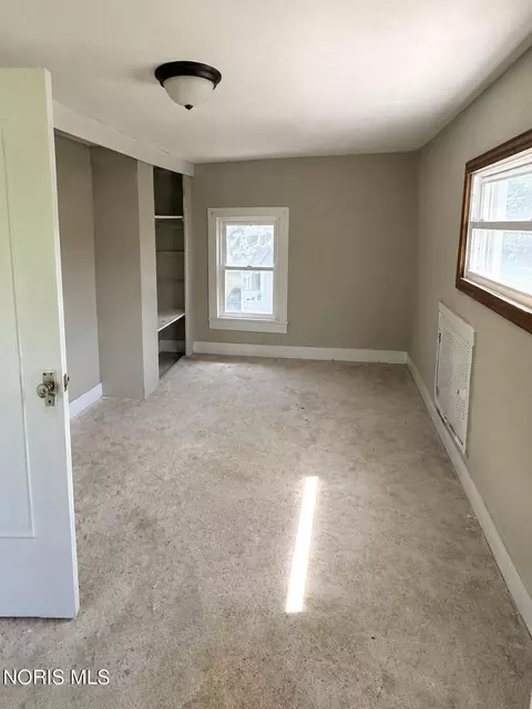 Bedroom - 180 E Perry St, Tiffin, OH 44883 photo 1 of 3