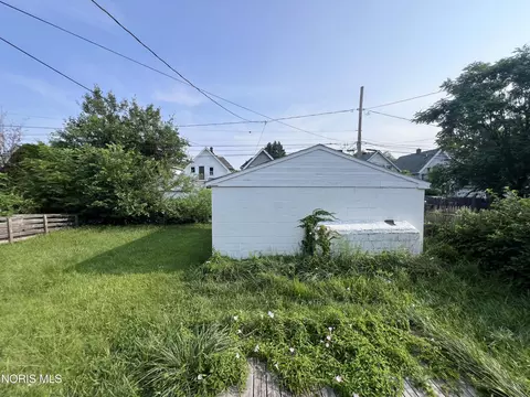 Exterior - 1024 Indiana Ave, Toledo, OH 43607 photo 2 of 4