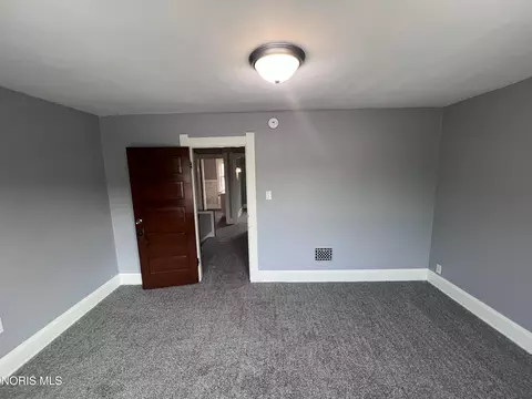 Bedroom - 1024 Indiana Ave, Toledo, OH 43607 photo 3 of 8