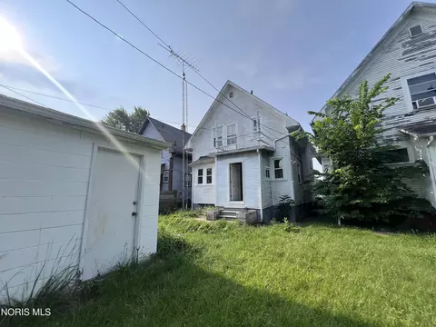 Exterior - 1024 Indiana Ave, Toledo, OH 43607 photo 3 of 4
