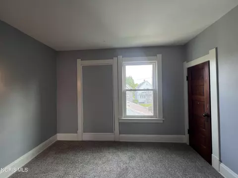 Bedroom - 1024 Indiana Ave, Toledo, OH 43607 photo 6 of 8