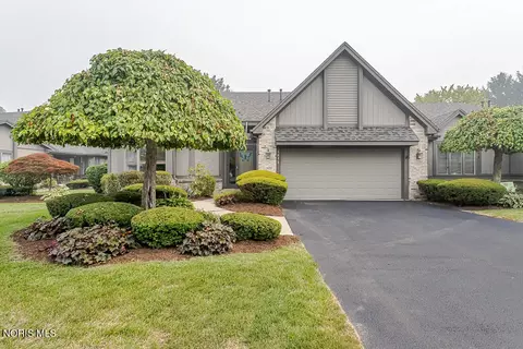 6835 Carrie Pine Ln, Toledo, OH 43617