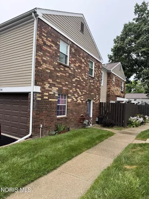 5734 Aspen Dr, Toledo, OH 43615
