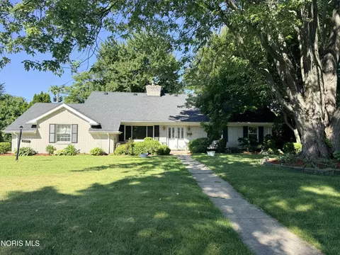 2443 Amara Dr, Toledo, OH 43615