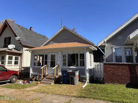 847 Clark St, Toledo, OH 43605