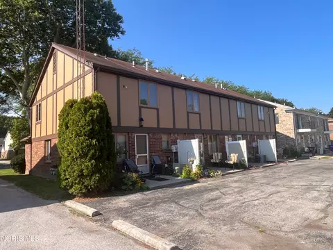 5434 Glenridge Dr, Toledo, OH 43614