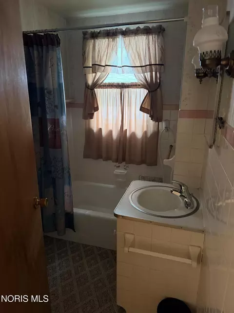 Bath - 501 Beech St, Stryker, OH 43557 photo 1 of 1