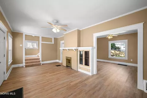 Living - 2037 Joffre Ave, Toledo, OH 43607 photo 1 of 6